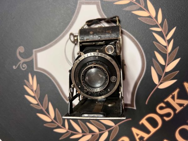 Antikni sklopivi fotoaparat Schneider-Kreuznach Radionar / Compur